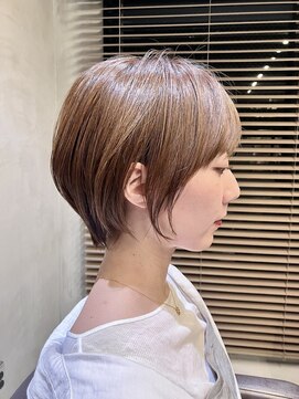 クロワ(croix) イルミナカラー× 上品ショート・ミルクティーブロンド