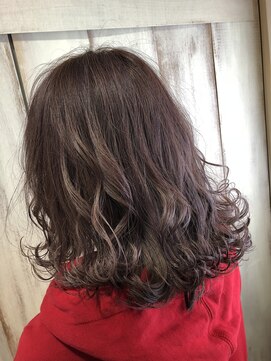 アンフィフォープルコ(AnFye for prco) 【AnFye for prco 】 ウェーブ巻き × ピンクレッド