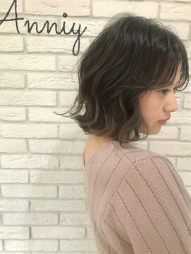 アニー ヘアーアンドスパ(Anniy) #外ハネ #ウェーブ #グレージュ #ボブ
