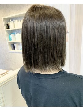 キャアリー(Caary) 福山市Caary 人気湿気対策ナチュラルストレート☆グレージュボブ