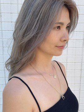 ステラ(stella) シルバーグレージュバレーヤージュ