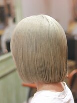 キミ(kimi) 【kimi自由が丘】ケアブリーチ × ホワイトベージュ