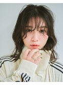 前髪ラフパーマ柔らかミディアムヘア
