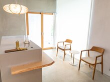 ドリーオットー(dollyotto)の雰囲気（入り口は、建物真ん中通り土間の左側にあります。）