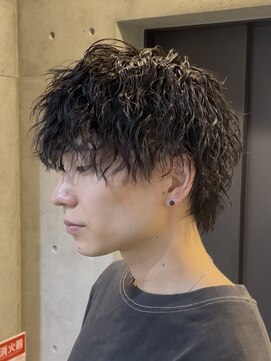 ブルニール 中崎町(BLEUNIR) ツイストスパイラル ソフトツイスト 無造作 ウルフ