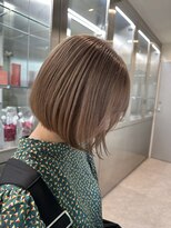 サンクマーケット 渋谷(cinq MARKET)&nbsp;渋谷ブリーチカラータッセルボブヘーゼルベージュモカベージュ