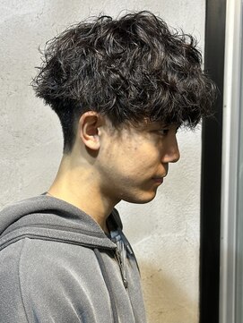 ニアウ 高崎店(Niau) MEN’S HAIR/シャドウパーマ/刈り上げセンターパート/群馬高崎