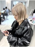 ブリーチカラー×ミルクティーベージュ◎韓国風くびれヘア