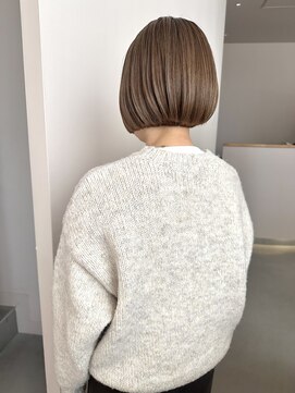 イノセントヘア(innocent.hair) 透明感白髪ぼかし/コンパクトボブ