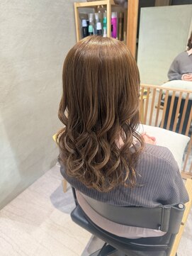 シスイ(sisui) 透明感ベージュカラー/お顔周りレイヤー