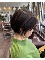 ドゥワドフェアヴィオ(Doigt de fee avvio)&nbsp;白髪ぼかしハイライト×グレージュ｜50代若見えくびれショート