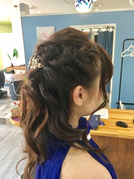 ナナヘアーサロン(Nana hair salon) お姉さま風アップ