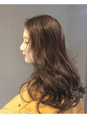オリーブベージュ