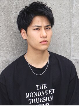 フランクスバーバー アンド ビアークラブ(FRANK'S BARBER and BEER CLUB) ソフトツーブロックショートレイヤーくせ毛風パーマ