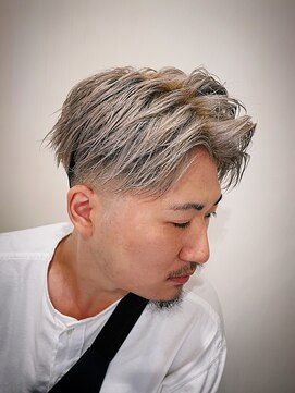 ヒロギンザ 六本木店(HIRO GINZA) ミルクティーベージュ　センターパート　六本木　ブリーチ