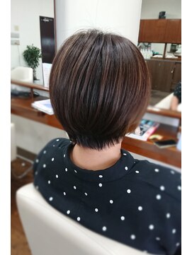 ヴィヴァーチェフィオーレ(Vivace fiore) ショートボブ