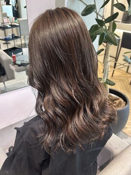 ステア ケース(stair case) 艶巻きロング ミディアム レイヤーカット