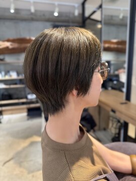 ニーイチイチ(211) マッシュショート/オリーブカラー