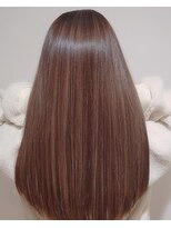 アルス ウィズ アクロス オモテサンドウ(aluss with AKROS omotesando)&nbsp;ナチュラル大人かわいいヘアー　白髪ぼかし