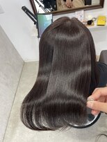 ラナ(Lana)&nbsp;【Lana】深みのある艶が美しいシルキーダークブラウンストレート