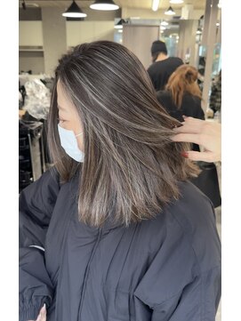 レディアル 大宮(REDEAL ope.) 【ハイライト】ベージュハイライトバレイヤージュ