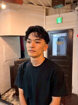 ビーバイエイトジェンツ(Bee by EIGHT GENTS) リバースセンターパート/ニュアンスパーマ/ダウンバング/心斎橋