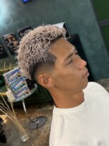 トライブ(TRIBE)&nbsp;ホワイトオールバックパーマ