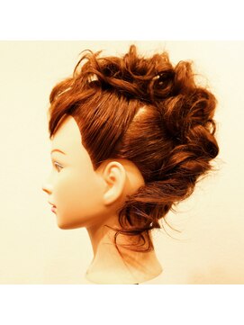 ヘアサロン ササヨシ(hair salon SASAYOSHI) リーゼント風カーリーアップセット