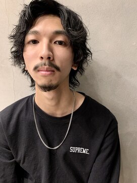 クワトロ オム 大阪梅田(QUATTRO HOMME) ウルフカット