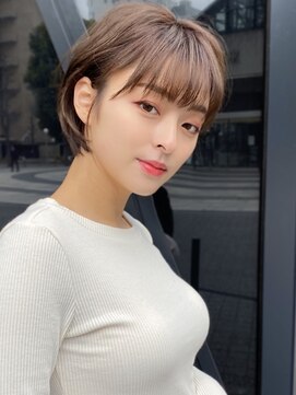 フロリタ(florita) 大人可愛い20代30代40代耳掛け前下がりショートボブ丸みショート