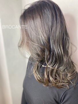 ラトリエ ブロカント 立川北口店(L'atelier BROCANTE) 外国人風カラー 透明感カラー ブリーチなし アッシュグレー