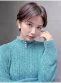 20代・30代_センター分け_大人可愛いハンサムショート