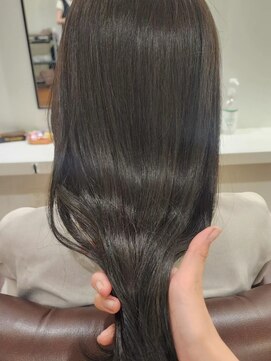 インビテーション(invitation) オリーブグレージュ