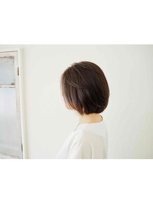 高いカット技術で創るヘアスタイルは、とても扱いやすくサロン帰りだけでなくずっとキマる◎