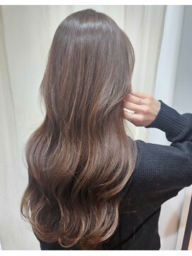 サーティーン(THIRTEEN) VeganカラーのHUEグロスでダメージ無し！艶も透明感も◎