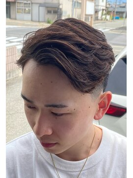 バーバーショップ フォーシーズン(BAR BER SHOP FOURSEASON) かき上げショート/七三スキンフェード/テーパーフェード