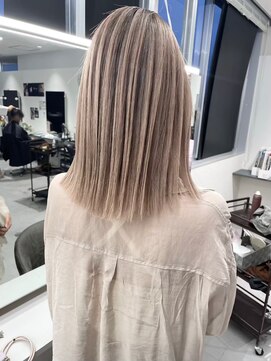 キング 高槻(K!ng) 縮毛矯正髪質改善ハイライトレイヤーカット枚方美容室エクステ