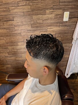 バルビエレ銀座(BARBIERE GINZA) メンズ /バーバー /フェード /ヘッドスパ/スキンフェード