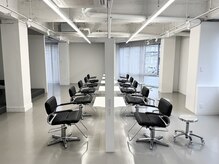 ビジョン オールヘアー(VISION:ALL HAIR)の雰囲気（スタイリッシュで落ち着きのある店内です◎）