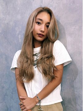 white blonde ＋ layer cut