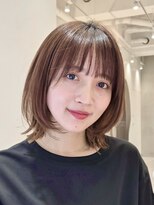 ソワネ 表参道(soigne)&nbsp;表参道酸性ストレートミディアムレイヤーアッシュグレー40代