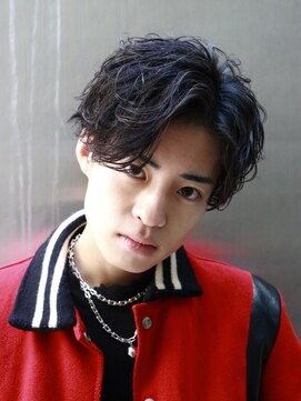 オーシャントーキョー 大阪(OCEAN TOKYO) 韓国ヘアカルマパーマコンマバングセンターパート黒髪ウルフ