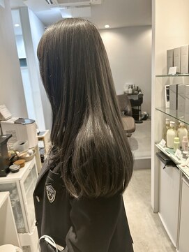 カーラ(kalah) グレージュストレートロング
