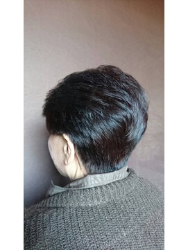 エム デ ヘアー オカダ ショート