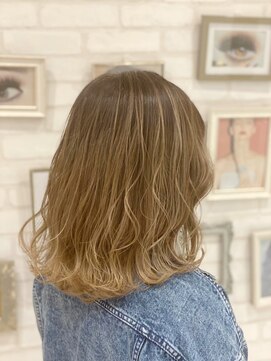 アイコニック 日進梅森台店(ICONIQ) ハイライト×外ハネミディ×ミルクティカラー