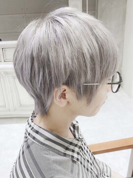 デイズ(days) シルバーカラーマッシュウルフスリークショート　ブリーチカラー