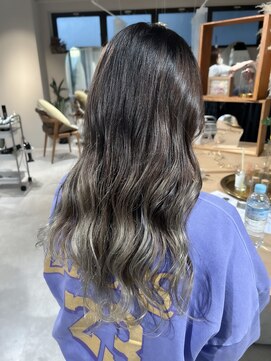 ユミリーバイルコル(umily by RuCOR.) グレージュカラー/グラデーション/ダメージカラー/韓国/ブリーチ