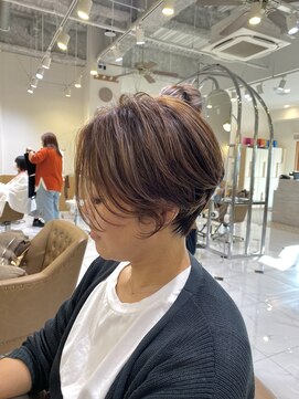 カーサ 西大寺南ロータリー店(casa) ハイライトを入れたハンサムショート