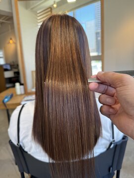 イーナ(17 HAIRMAKE&NAIL) 【土佐堀17】美髪矯正