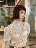 シアン(SYAN) ミニボブ/ボルドーカラー/レッドカラー/オン眉/ぱっつん前髪